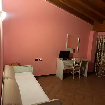 Pensión Mameli Verona